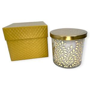 New Bellevue Luxury Candle French Vanilla & Bourbon Two Wick 14 Ounces Soy NWT